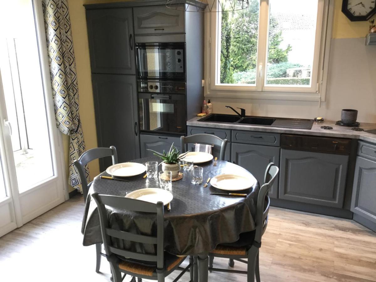 Coup De Coeur Assure ! Calm Comme A La Maison ! Maison Spacieuse Avec Grande Terrasse Pour 2 A 5 Personnes Proximite Et Avec Wifi Et Parking Gratuits * Granville